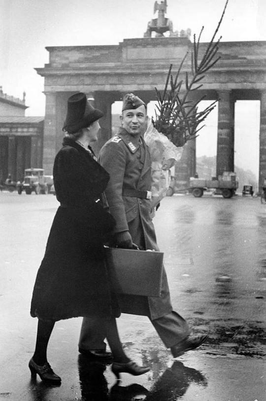 Елка к последнему рождеству, Третий Рейх, 1944 год.