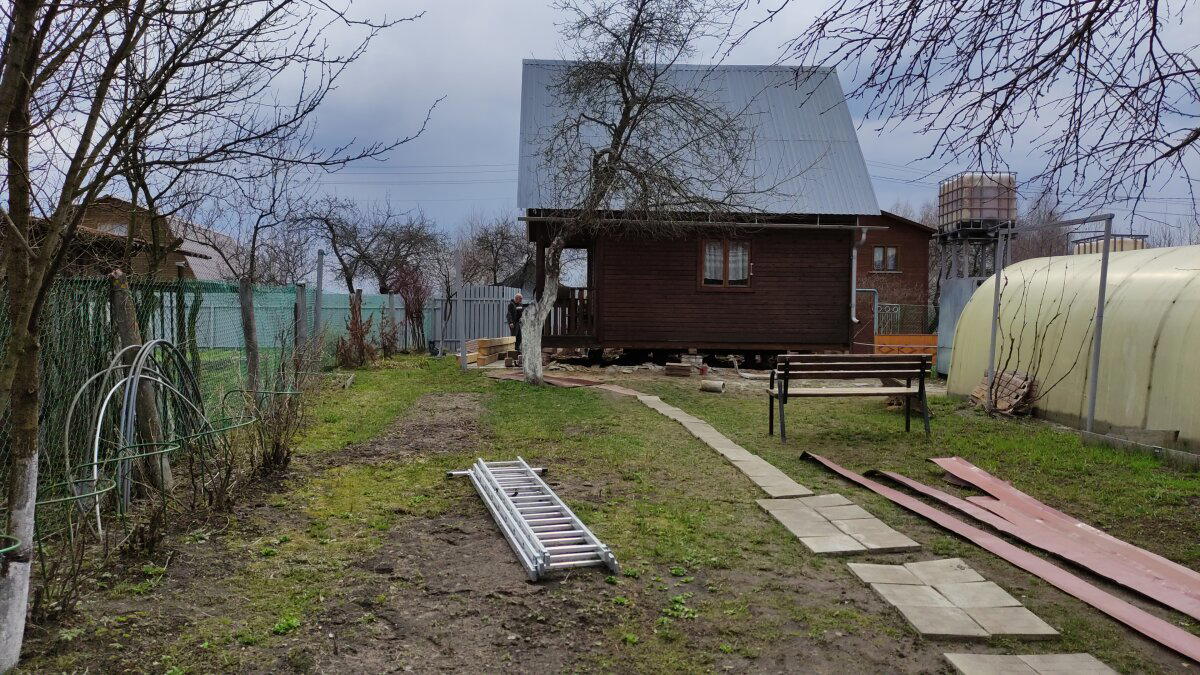 В теории выглядит все просто. На практике, я боялся что дом все же "сложится".