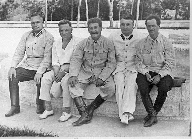Сталин и гости на юге. 1933 г.