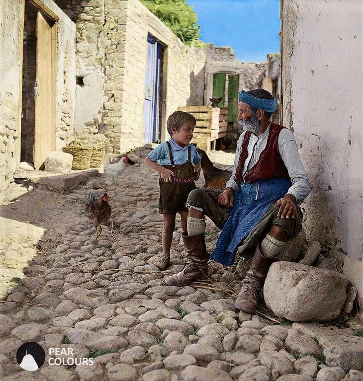 Дедушка с внуком, Крит, Греция, 1952 год.