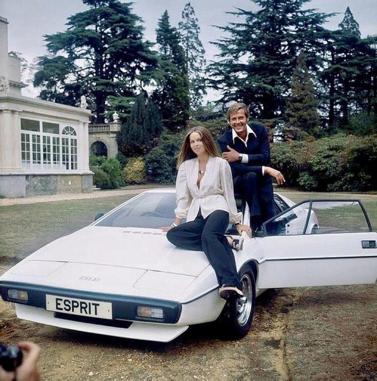 Barbara Bach and Roger Moore The Spy Who Loved Me 1977