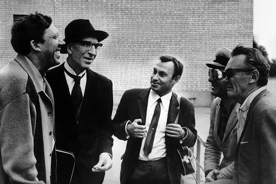 Слева направо: Юрий Никулин, Сергей Филиппов, Арчил Гомиашвили, Леонид Гайдай
