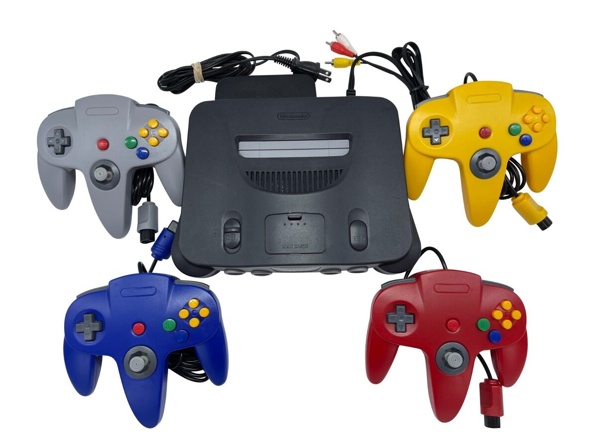 Сама Nintendo 64 во всей красе.