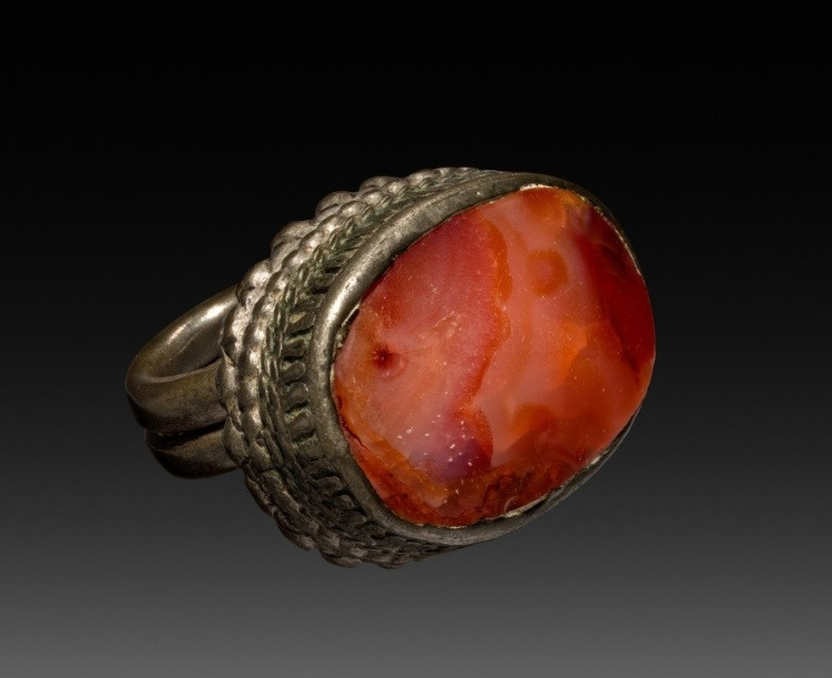 Серебряное кольцо с сердоликом, Тибет, 19 век