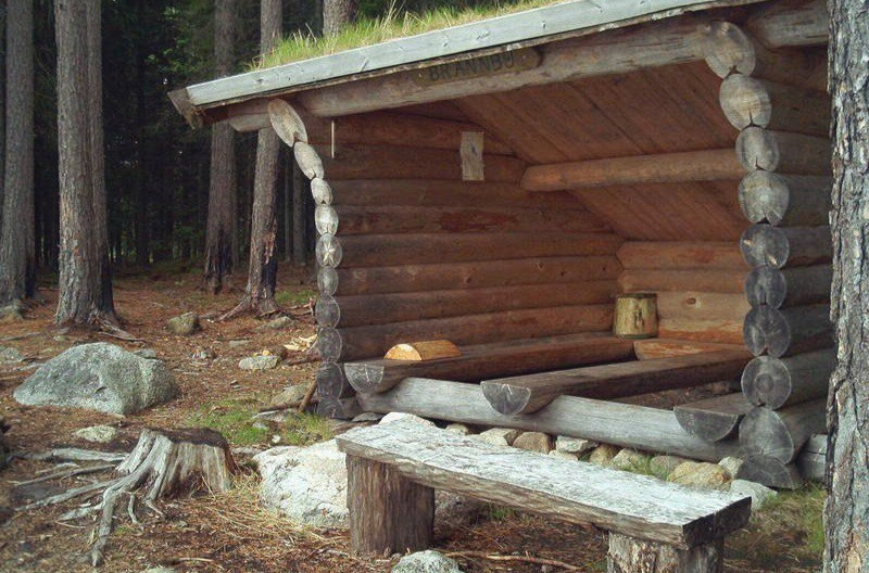 Gapahuken - традиционный в Норвегии лесной приют для путешественников, охотников и хранителей леса