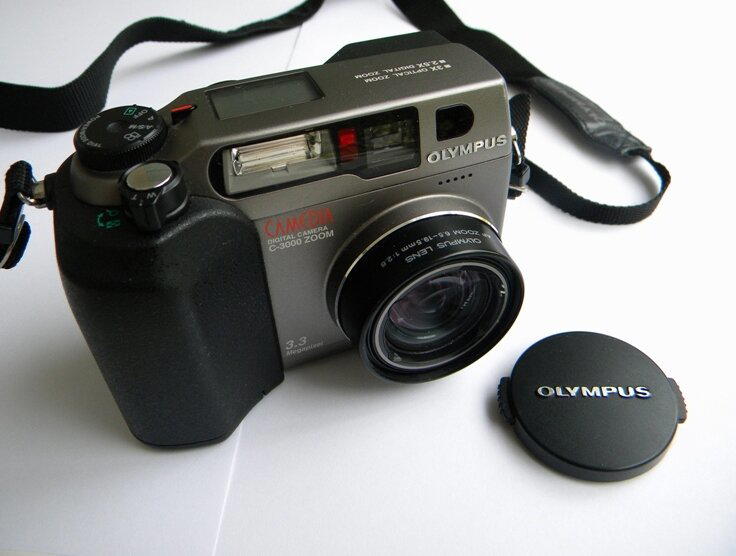Какими были цифровые фотокамеры 25 лет назад - ретрообзорчик Olympus Camedia C-3000