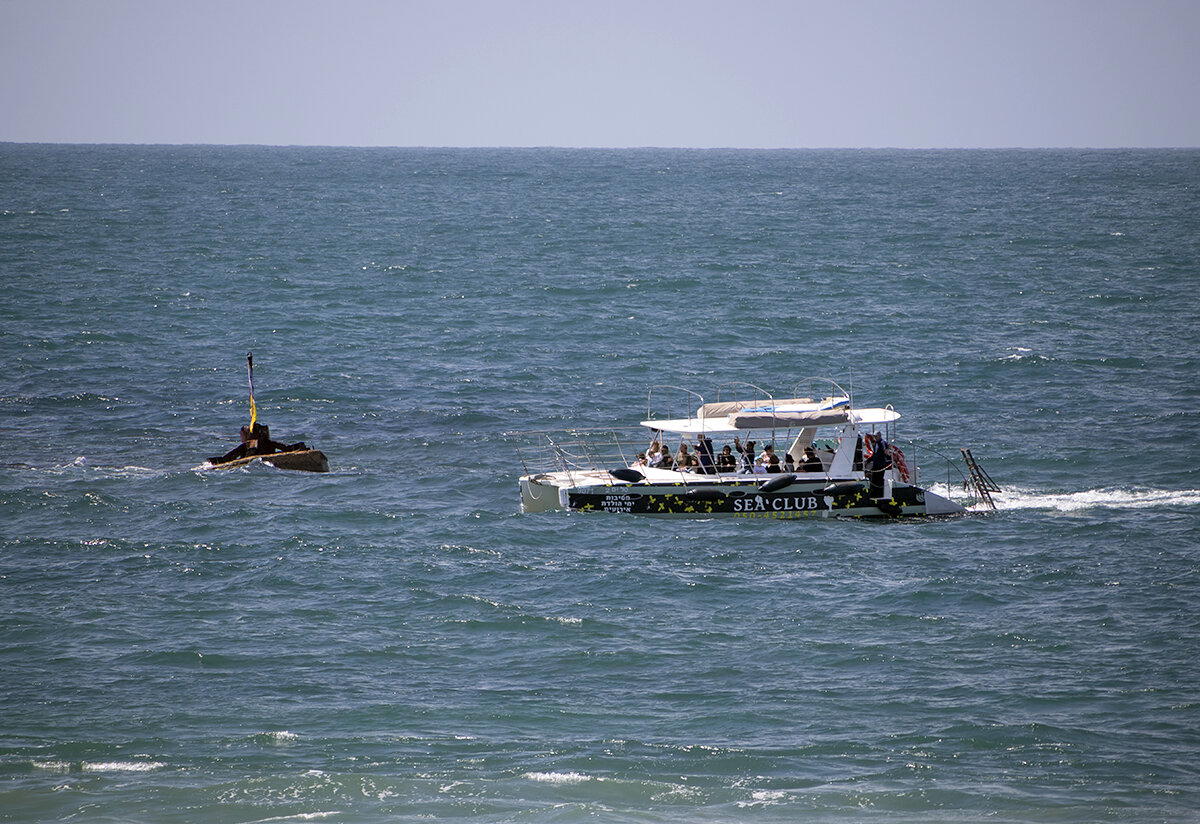 Можно покататься по морю