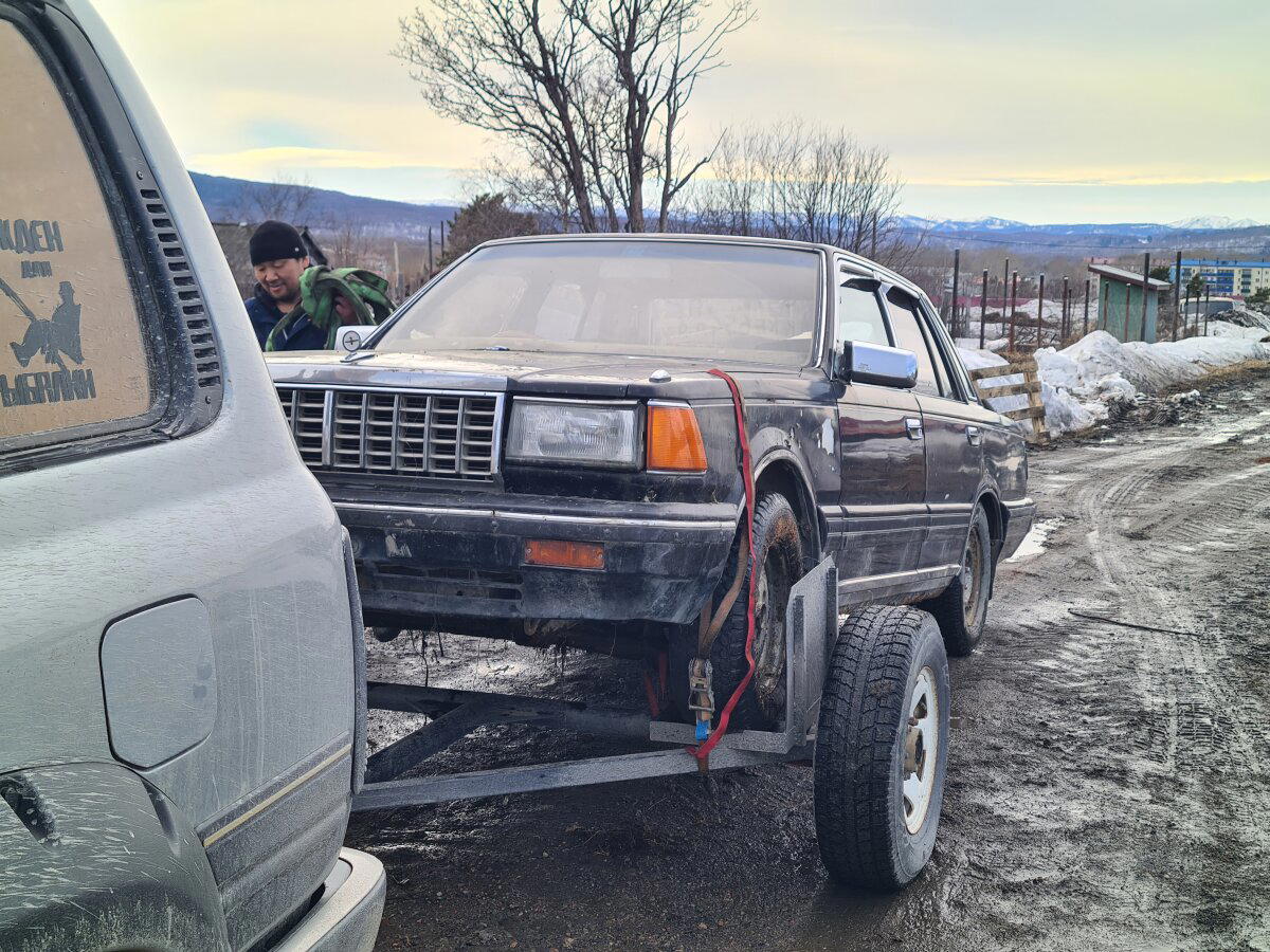 Невероятный вестерн / Покупка и доставка Nissan Cedric Y30'1984