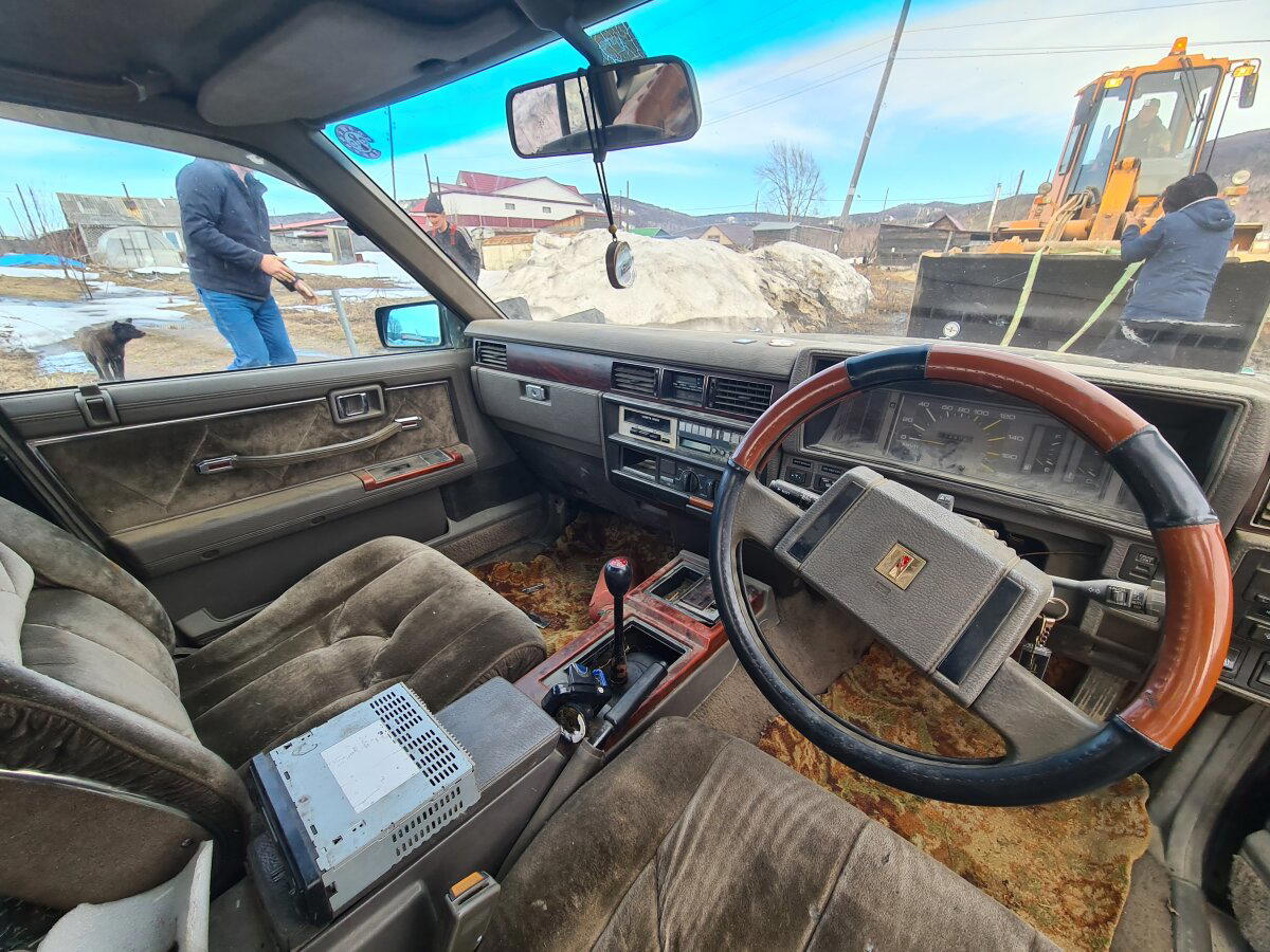 Невероятный вестерн / Покупка и доставка Nissan Cedric Y30'1984