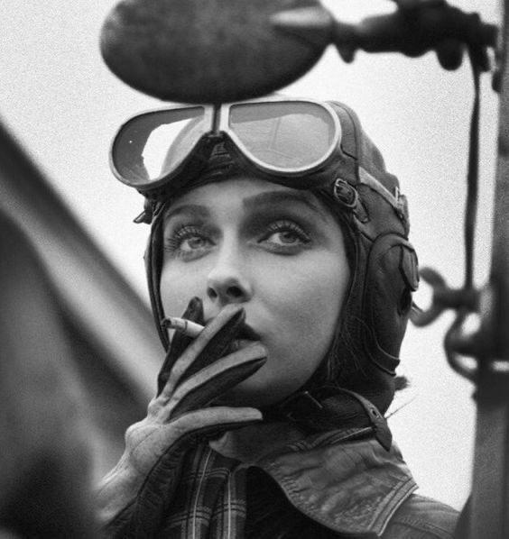 Пилот WASP (Женская служба пилотов Военно-воздушных сил США) Shirley Slade, 1943 год.