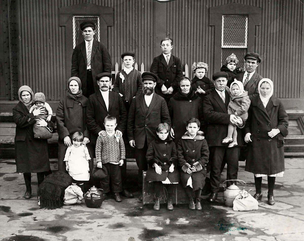 Семья мигрантов из России. Нью-Йорк, 1930 год