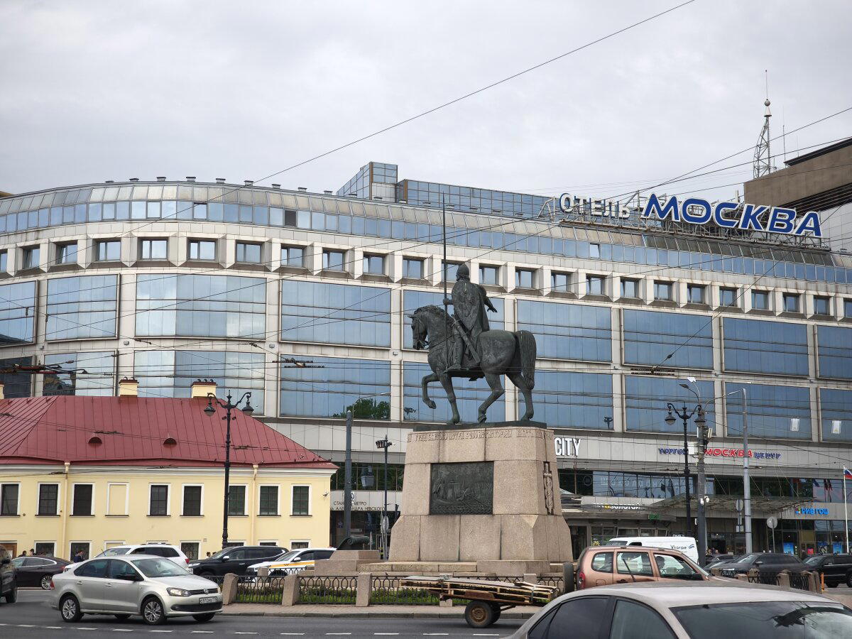 Прогулка по Невскому проспекту