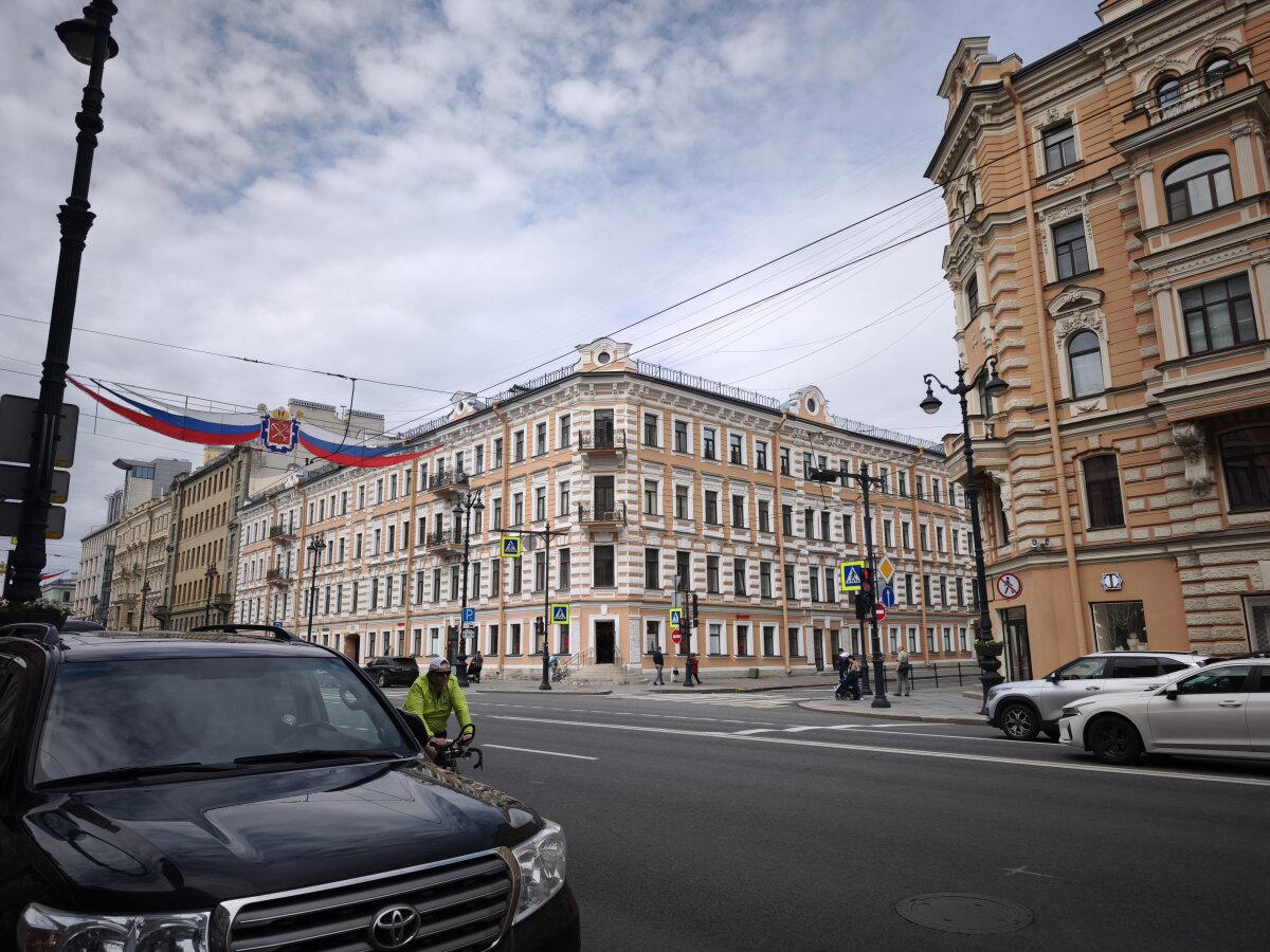 Прогулка по Невскому проспекту