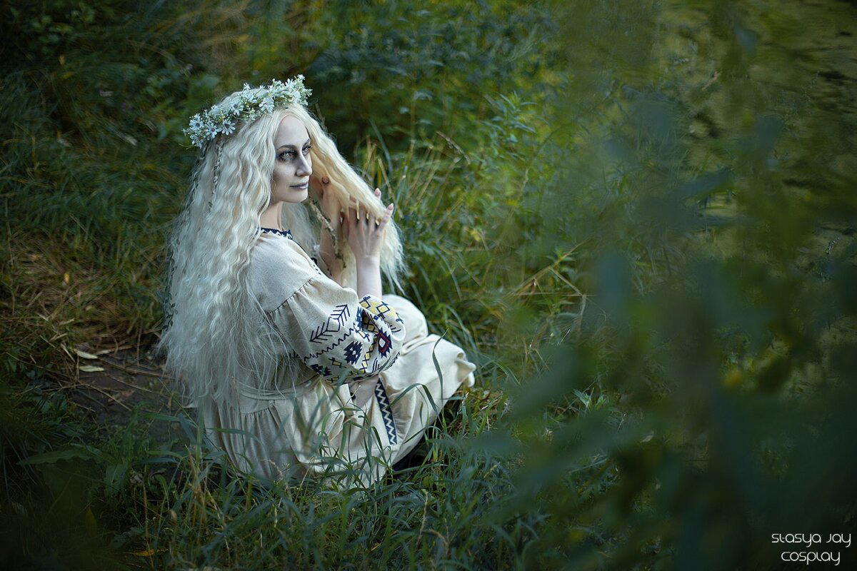 Глядите, какую русалку сделала Стася. Она живёт тут https://vk.com/stasya_cosplay