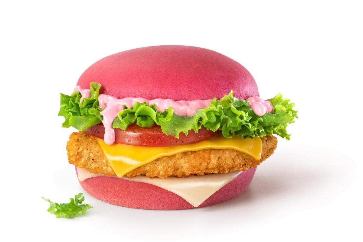 Розовый бургер Hello Kitty появится в меню «Вкусно — и точка» 21 июля!