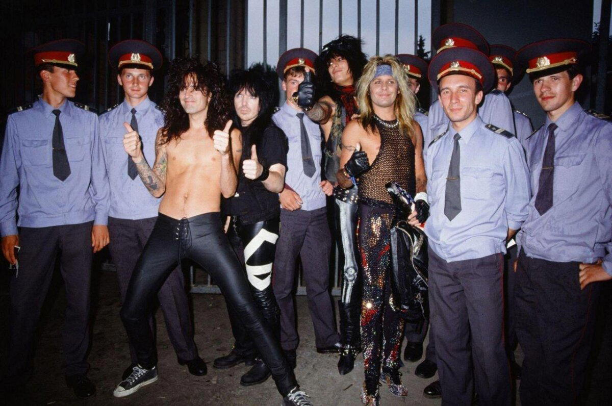 Mötley Crüe и товарищи сержанты на "Московском международном фестивале мира", СССР, 1989 год.