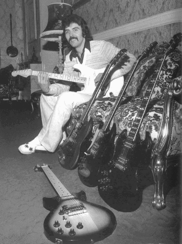 Единственная песня c первого альбома Black Sabbath, в которой Айомми играет на Fender Stratocaster