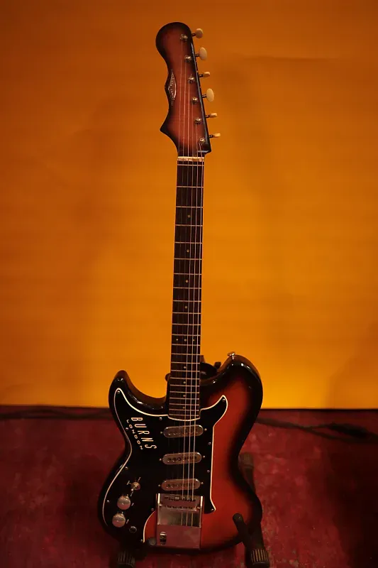 Единственная песня c первого альбома Black Sabbath, в которой Айомми играет на Fender Stratocaster