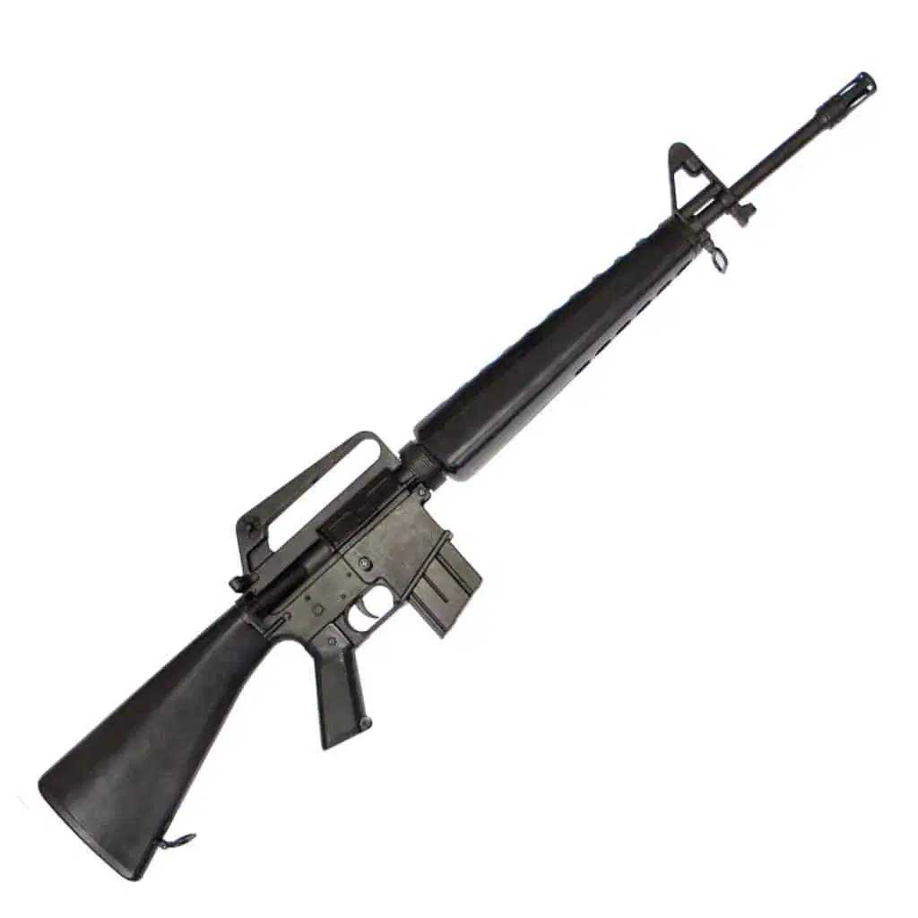 Colt 603, в армии получившая обозначение Colt M16A1 - доработанная модель. Нумерация пляшет из-за того, что 603 была заложена ранее и дорабатывалась на протяжение всей войны во Вьетнаме