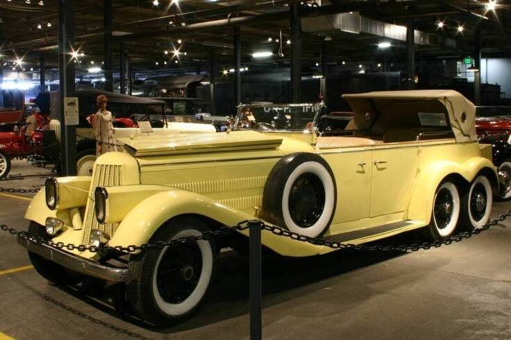Hispano-Suiza H6A Six-Wheel Victoria Town Car (1923), хотя этот автомобиль скорее обладает кузовом "Ландо" (хотя и "Ландо" не правильно, но почему расскажу чуть дальше) фото с сайта: https://avatars.dzeninfra.ru/get-zen_doc/271828/pub_683d276e6d416c5489f0f569_683d27804c6efb6089ec1248/scale_1200