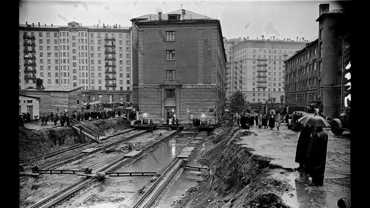 Ивент Вомбата. Зрелище. Как в СССР передвигали дома вместе с жильцами. Цивилизация, которую мы потеряли...