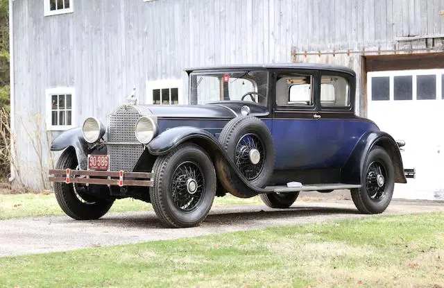 Packard 640 Custom Eight Opera Coupe (1929). Фото с сайта: https://thebidwatcher.com/img/auctions/033/33532-1929-packard-640-custom-eight-opera-coupe--.jpg