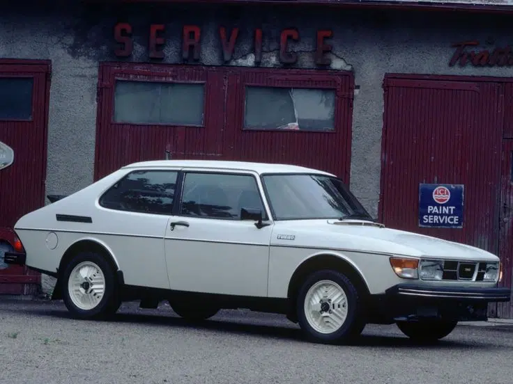 Saab 99 Turbo Combi Coupe (1978–1980). Фото с сайта: https://i.pinimg.com/736x/76/56/64/76566490a4fbe478ab5f638065be3bd2.jpg