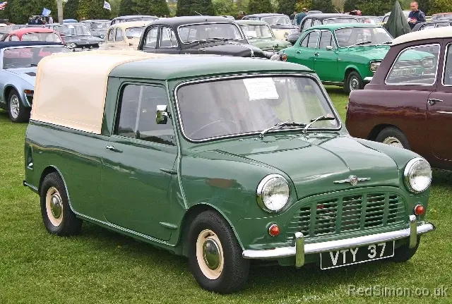 Austin Mini Pickup (1961). Фото с сайта: https://i.pinimg.com/736x/a2/e0/52/a2e052f2a311599ce82a5d634c8437ba.jpg