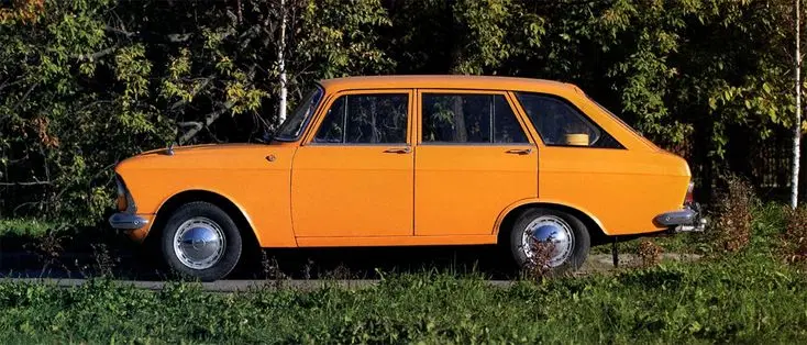 Иж-2125 (1973-1982) Фото с сайта: https://i.pinimg.com/736x/8c/dc/b3/8cdcb32fc93c069729bb374cc679330e.jpg