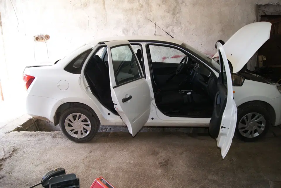 Lada Гранта (1G), 1,6 л, (2015), Фото с сайта: https://a.d-cd.net/5dfe7a2s-960.jpg