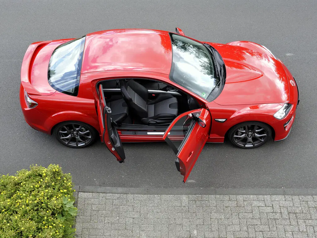 Mazda RX-8 рестайлинг (2008-2010), Фото с сайта: https://s.auto.drom.ru/i24251/c/photos/fullsize/mazda/rx-8/mazda_rx-8_983329.jpg