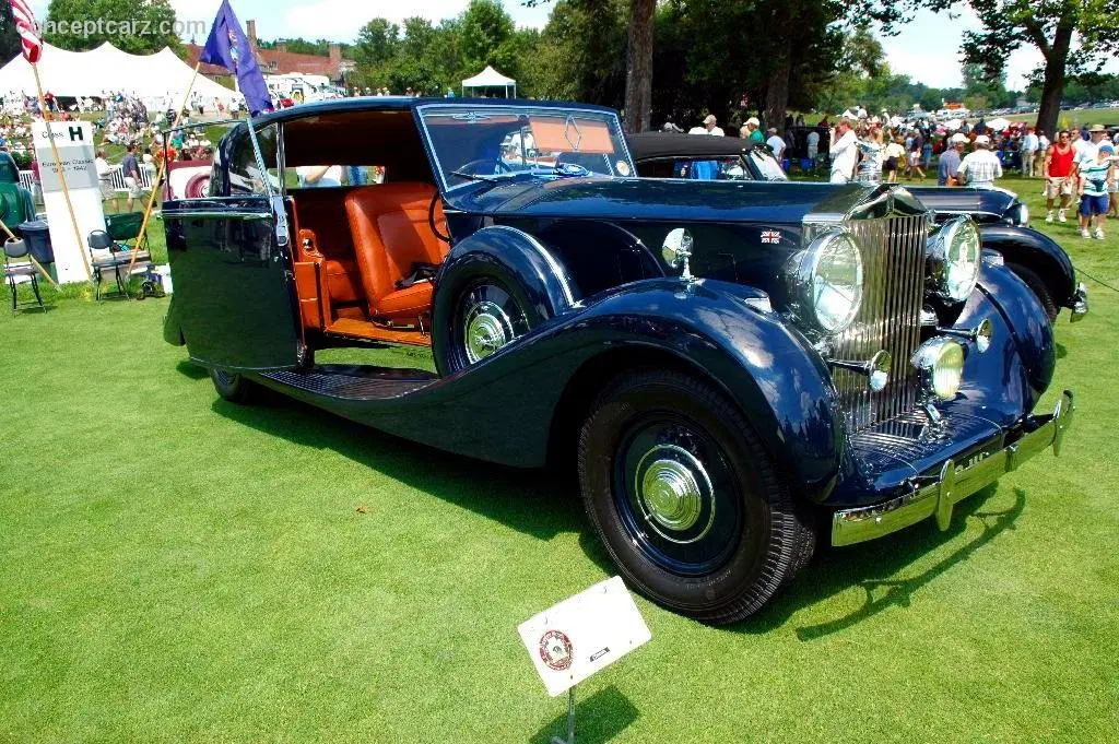 Rolls-Royce Phantom III James Young (1939) Фото с сайта: https://a.d-cd.net/ad3ead9s-1920.jpg