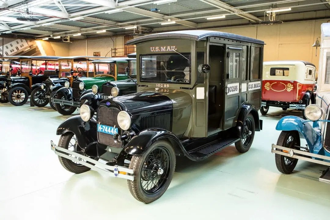 Ford Model A MailTruck (1929) Фото с сайта: https://carmica.ru/images/images/F/Ford/Model_A/02_Ford_Model_A_MailTruck_1929/ford_model_a_mail_1_6a5ec.jpg