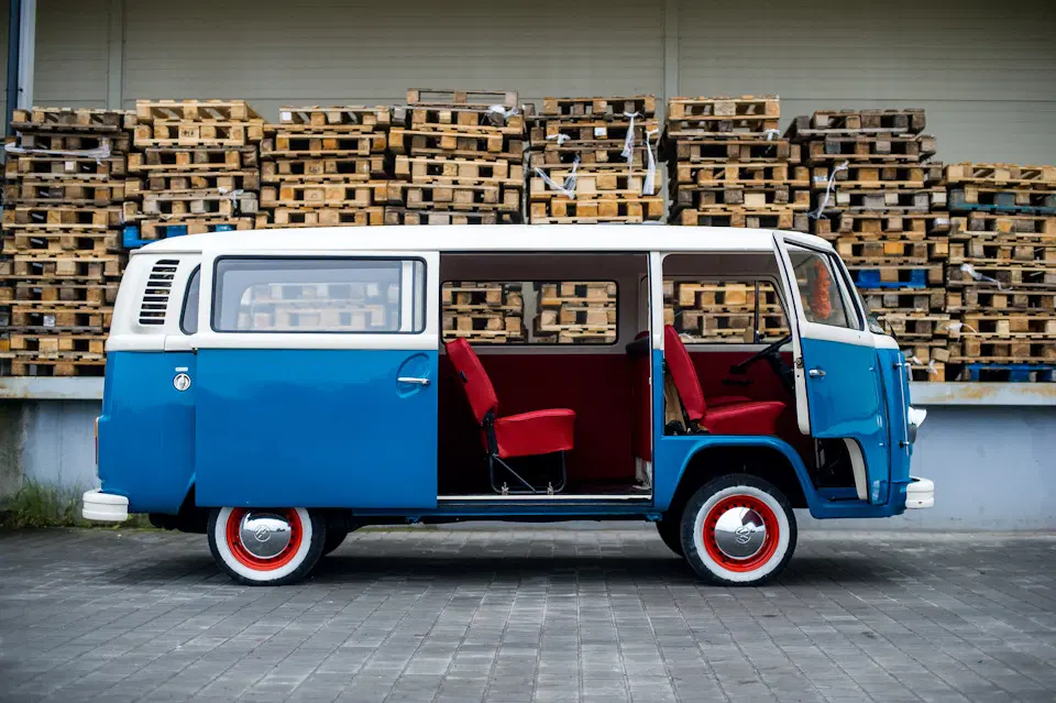 Volkswagen Transporter T2, фото с сайта: https://a.d-cd.net/bxAAAgA60uA-960.jpg