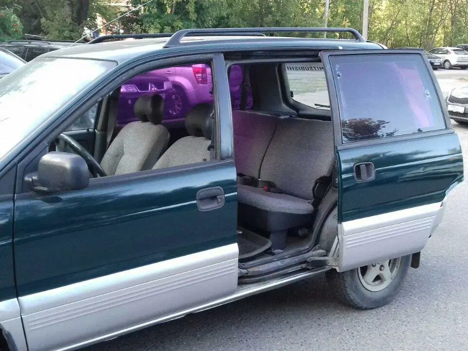 Mitsubishi RVR I (1992) Фото с сайта: https://avatars.mds.yandex.net/get-autoru-vos/2160630/cfd114a2198c728d0fb0cb3d34ede8aa/1200x900