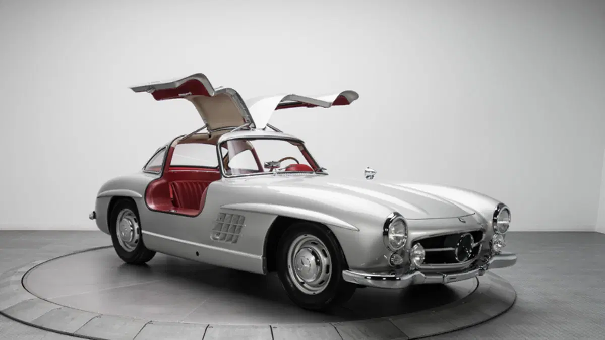 Mercedes-Benz 300SL (1954) Фото с сайта: https://www.autoblog.com/.image/w_1200,h_675,g_faces,c_fill/MjA5MTUzNzQwNjY5MjY1NTIw/image-placeholder-title.jpg