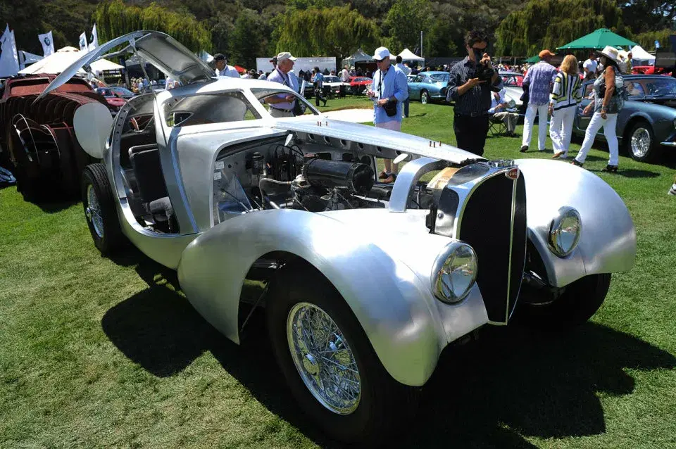 Реконструированный Bugatti Type 64 (1939) Фото с сайта: https://avatars.mds.yandex.net/i?id=1f664d1db15b0fad2bd9c2769b06066d_l-8343045-images-thumbs&n=13