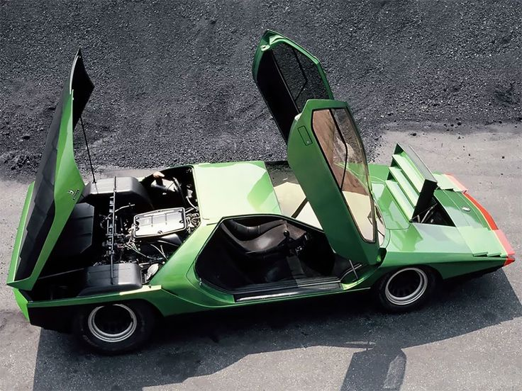 Alfa Romeo Carabo (1968) Фото с сайта: https://i.pinimg.com/736x/c1/e0/db/c1e0db5b1cea76d96c03acdd50985f03.jpg