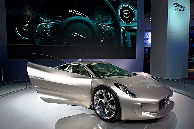 Jaguar C-X75 (2010) Фото с сайта: https://en.wikipedia.org/wiki/Swan_doors#/media/File:Jaguar_c-x75_concept1.jpg