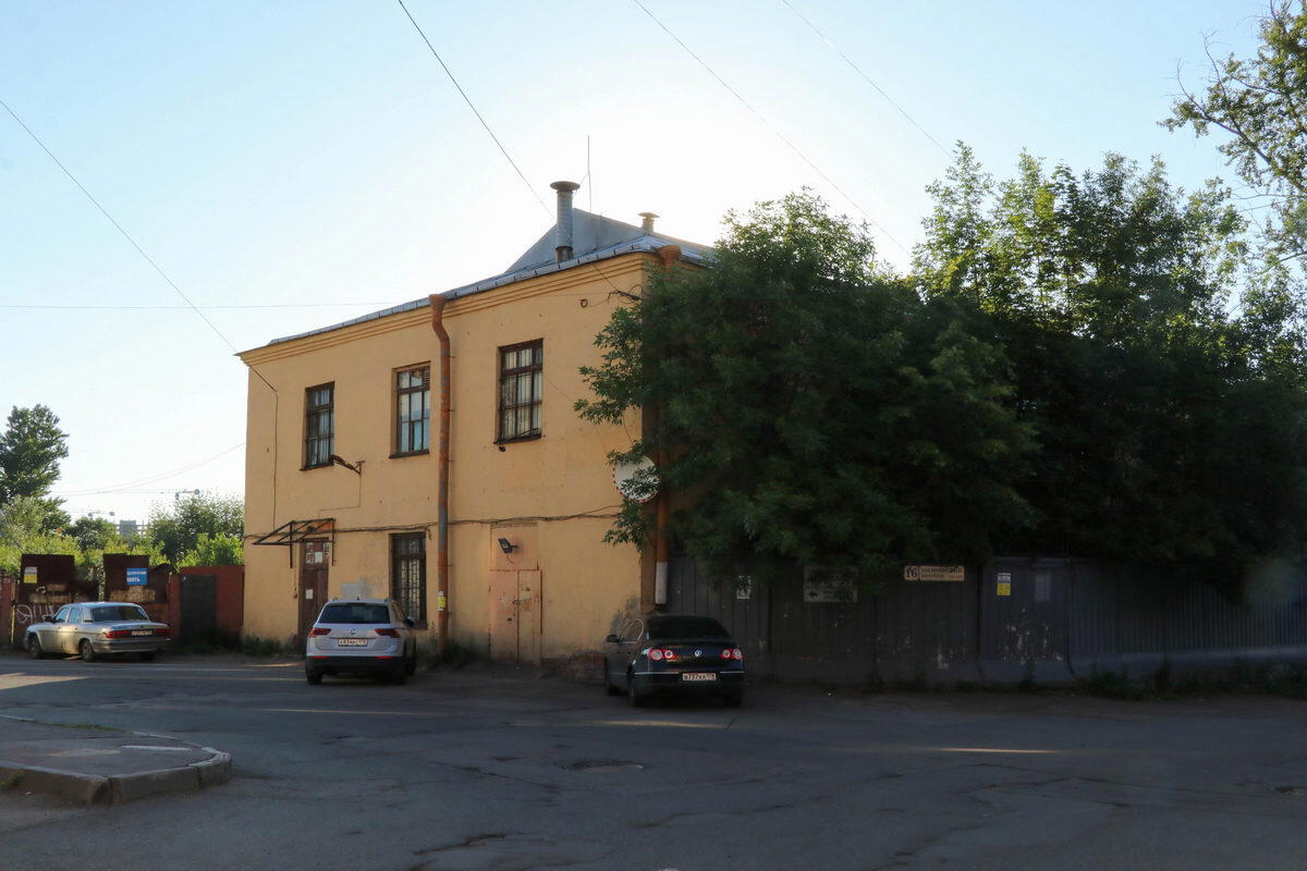 Я спросил у трехголовой крысы правда ли про радиацию? Она сказала пиздят...