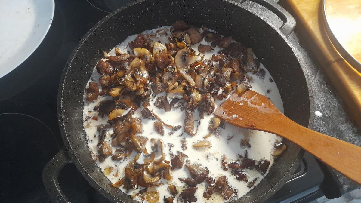 Вомбатная кухня. Мясо с грибами.