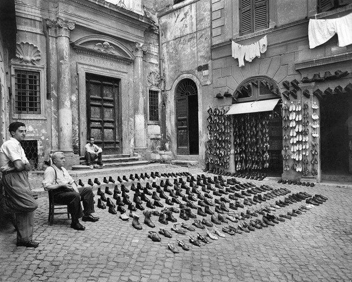 Продажа обуви. Италия, 1920 год