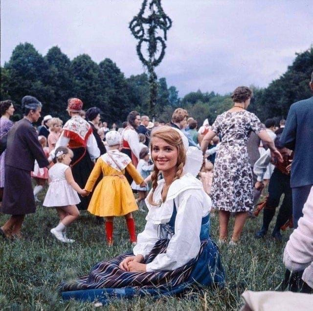 Празднование летнего солнцестояния, Стокгольм, Швеция, 1970. год