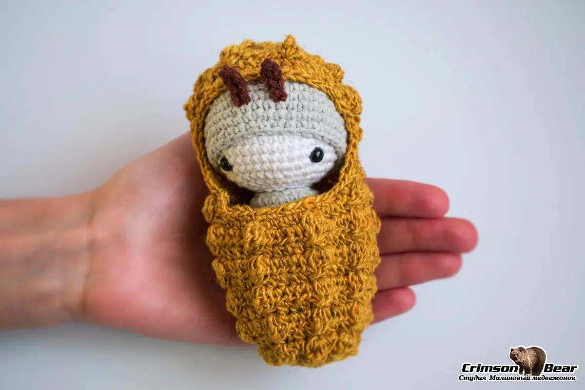 Гусеничка в яйце