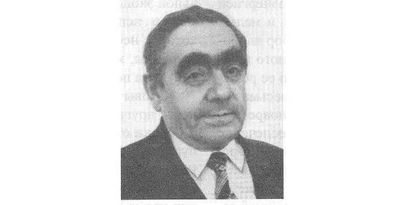 Человек с такими бровями не может быть обыкновенным! 