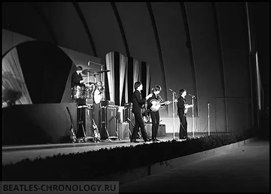 Битлз в Голливуд Боул.