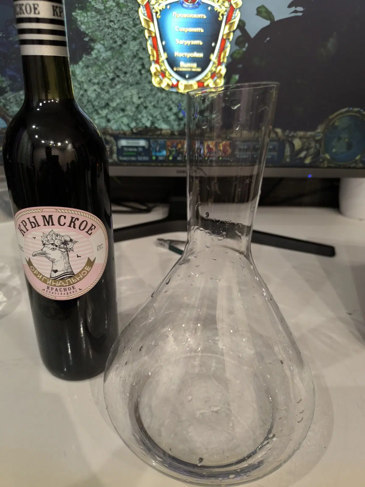 Декантер нужно мыть, как кастрюлю после гречки, сразу! Или может завестись налет, хер уберёшь