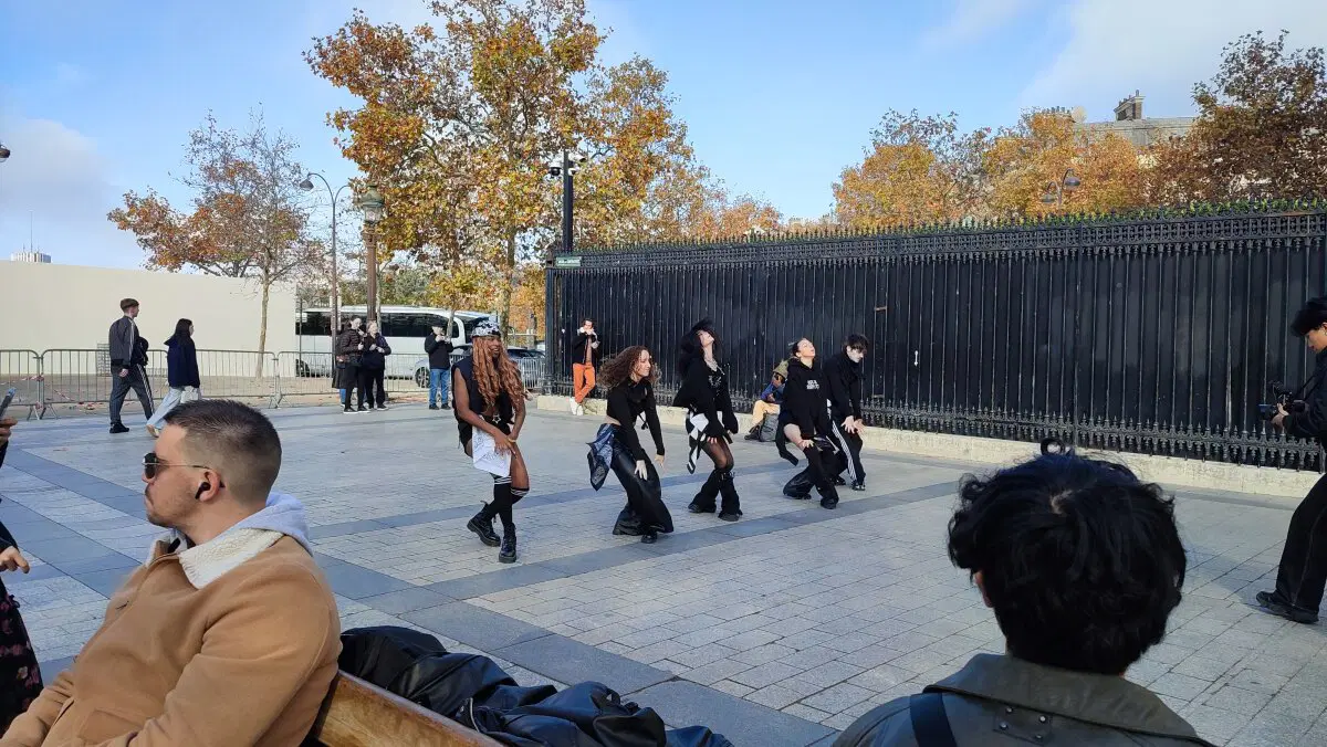 Снимают тик токи