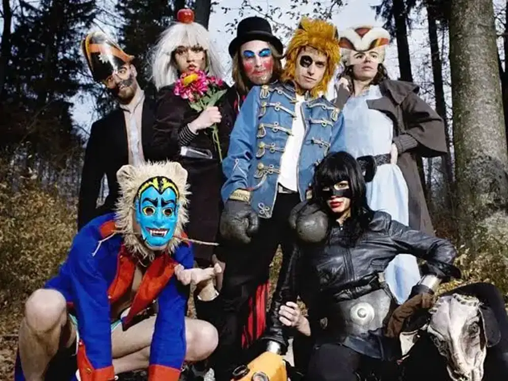 Вот вам пример того, как группа может выглядеть на концерте.