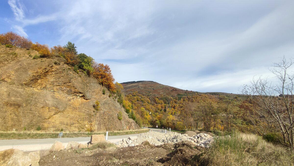 Ездить по серпантинам тяжело, но очень красиво.
